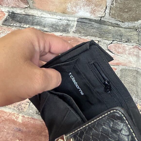 5 for $25š„Liz Claiborne Black VeganāLeather Braided Wallet - Picture 3 of 4